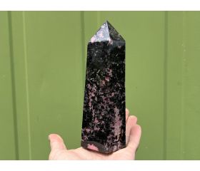 Rhodoniet obelisk XL uit Madagaskar
