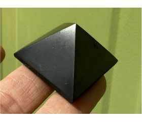 Shungiet - Shungite pyramide