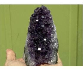  Uruguay Amethist Cut based met aangeslepen onderkant 