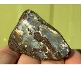 Boulder Opaal Australië vrije vorm handsteen