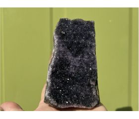  Uruguay Amethist Cut based met aangeslepen onderkant 