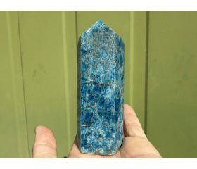 Apatiet blauw obelisk punt