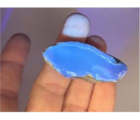 Amber - Blauwe Barnsteen uit Indonesië half gepolijst