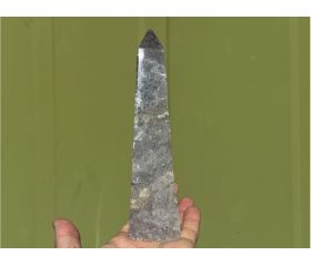 Agaat obelisk met druzy kristallen