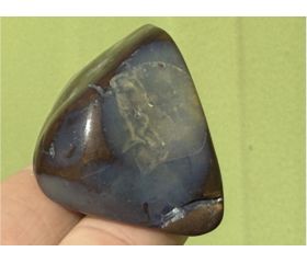 Boulder Opaal Australië vrijevorm handsteen