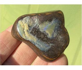 Boulder Opaal Australië vrijevorm handsteen