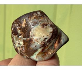 Boulder Opaal Australië vrijevorm handsteen