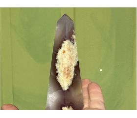 Agaat obelisk met druzy kristallen