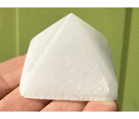 kneusjeshoek  Seleniet  Satijnspaat pyramide 