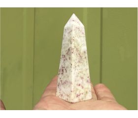 Cinnaber in kwarts - Cinnabariet obelisk 