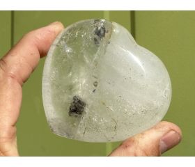 Bergkristal hart met Lodoliet uit Madagaskar 